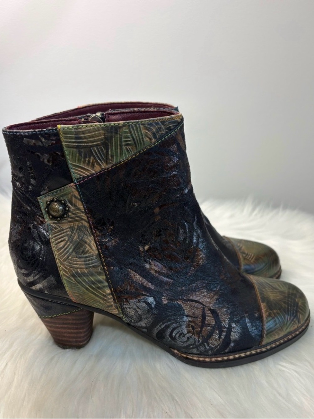 (110)Women's Black Leather Ankle Booties with Olive-Patterned Toe